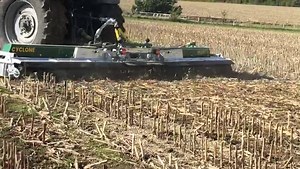 This one-two #MajorCyclone combo making sure no stalk is left this winter! 🌽🐛🌽🐛 2.8m Cyclone on the front and 7.2m Cyclone mounted on the rear of this 200hp Massey Ferguson tractor installed by Krengel Landtechnik GmbH & Co. OHG in Germany. Running at 1450 engine revs at 10km/h on eco PTO drive saves time and lower fuel consumption. When costs are rising everywhere, worth looking at ways to save.🙋 #cropstubble #cropresidue #farmeconomy #farming #agriculture #agriculturalmachinery #cornborer