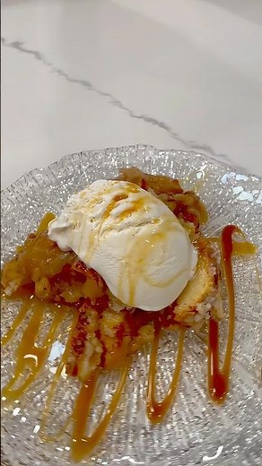 I Tried a 7-Ingredient Apple Crisp Recipe from the 1950s