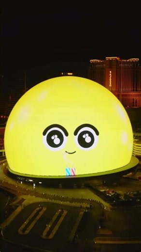 Why does the Sphere disappear up close?