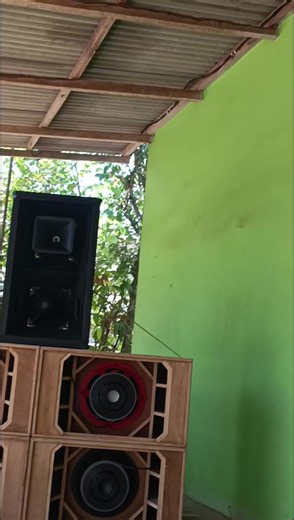 The 12is is Back: A Look at the Miniatur Sound System