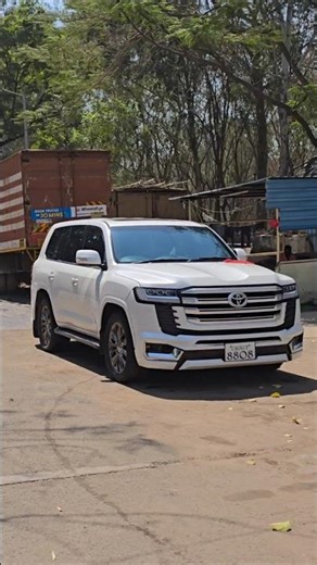 Toyota Land Cruiser : Desert Royalty 👑 #youtubeshorts #landcruiser #royalty #arabiannights