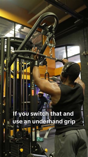 Lat Pulldown Grip Guide: Wide vs Narrow vs Underhand (Lats, Teres Major & Biceps)