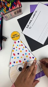 What are we doing in kindergarten this week? Comment New Year craft for an easy first day back activity ✨ So simple for students to set goals, do a little writing, and create a cute craft you can turn straight into a bulletin board. Low prep, meaningful, and done. | Enchanted Kinder Garden