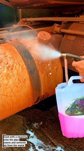 High-Pressure Rust Cleaning on Metal Pipes