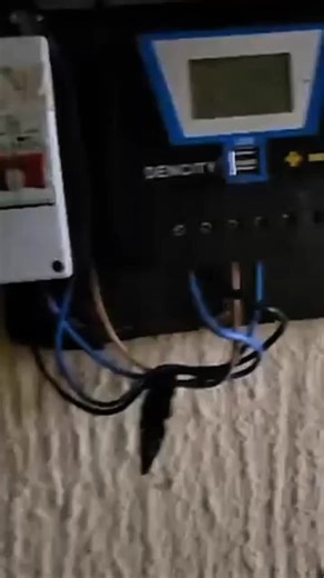 Using wrong charge controller may be the reason why your solar battery never gets fully charge? You may want to switch from PWM to MPPT charge controllers. Yes, expensive. But worth it. #solarenergy #solarinstalleribadan #solartips #solarchargecontroller #mpptchargecontroller #pwmchargecontroller