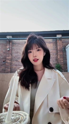 Elderly Mastering Dance Moves: Memory Boost Challenge