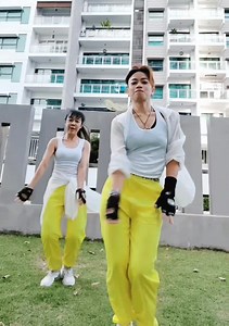 目前抖音最流行的“来来来”😉 你来吗？ The most popular in TikTok Douyin now : LaiLaiLai, would you like to Lai? #全马首创抖音舞蹈教学 #CX抖音舞fun #MagicTowel #Zumba #fitness #outdoor #Exercise #商业合作Whatsapp 0125670046 #抖音 #原创 #翻跳 #快乐运动 #正能量运动 #好思维运动 #我爱运动 #我爱跳舞 #dance #动起来才能好好活下来 #最佳搭档 #CoXuan #玄康 | ZeroFitnessDanceStudio