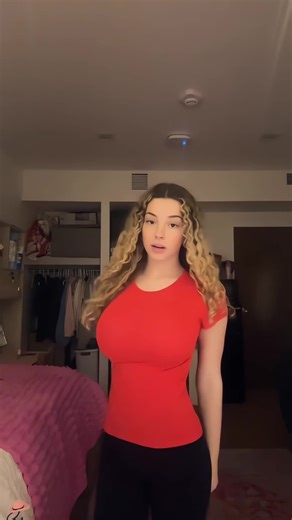 Wore sequins to supermarket. Made cashier’s day. ✨🥦#simplyluxurious | Sequin Outfits