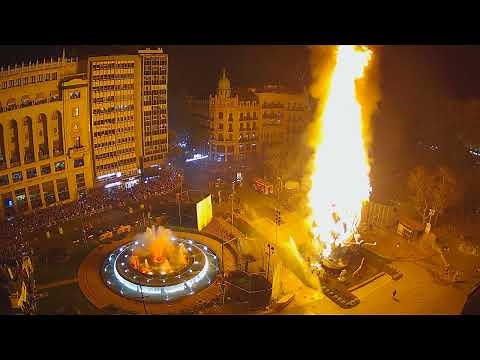 Cremá de la Falla en la Plaza del Ayuntamiento - Webcam Valencia, España (Spain) - Fallas 2023