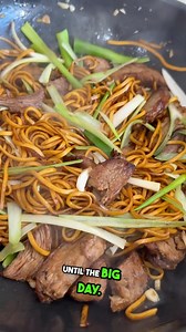 Day 3 of Chinese takeaway fusion recipes for my Christmas recipe advent calender series! Today is a left over roast turkey chow mein recipe #recipe #cooking #foodlover #chowmein #noodles | Chin and Choo - Ziangs Food Workshop