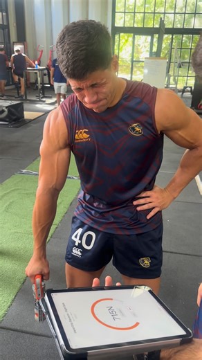 Pampas on Instagram: "¡Dale, dale, dale! 💥 Los backs midieron su fuerza mediante la prueba isométrica Hand Grip Test (HGT). ▶️ Mide la fuerza máxima. ▶️ Analiza el estado neuromuscular general. ▶️ Ayuda a detectar fatiga, carga acumulada y estado de recuperación."