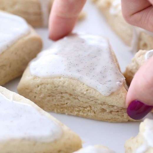 This copycat recipe for STARBUCKS VANILLA BEAN SCONES is even better the original! Print the recipe here: https://www.recipegirl.com/copycat-starbucks-vanilla-bean-scones/ | RecipeGirl