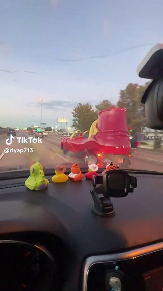 P4Lry1 (@riyap713)’s video of Ronald McDonald