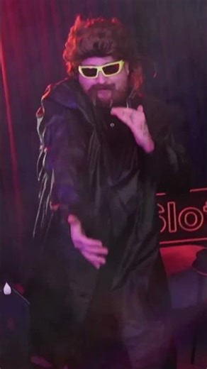 Αυτό το βίντεο ψάχνει caption…. 🕺🫠 #funny #music #greek #trend #viral #foryou #memes #streamer