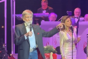 Comedic Country Legend Ray Stevens Performs His Final Show At His Nashville Showroom, CabaRay | Whiskey Riff