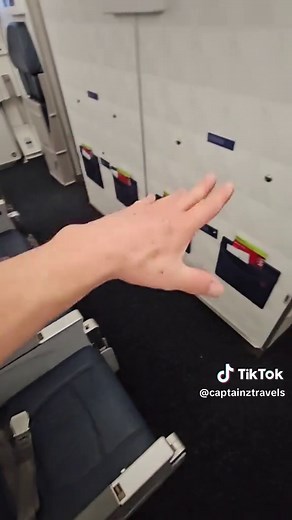 Exploring Bulkhead Seats on the Airbus A330