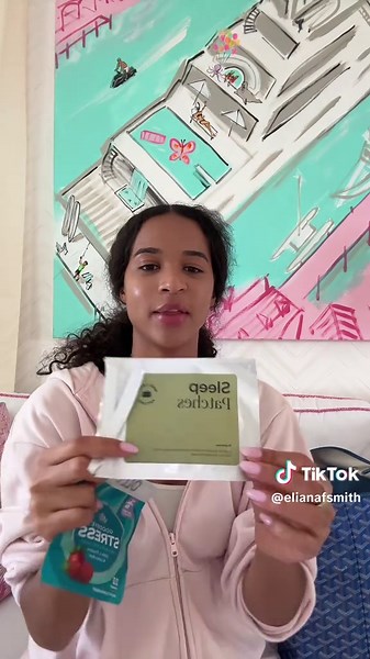 What’s in my bag: airport edition ✈️ #whatsinmybag #whatsinmypurse #travelvlog #travelessentials #goyardbag