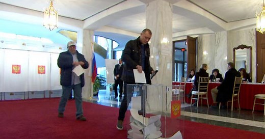 Hundreds swarm Russian embassy to vote in presidential election