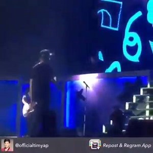 One Direction does an impromptu rendition of "I Will Survive" Video from @officialtimyap #1D #1DManila #OneDirection #OneDirectionMNL #OnTheRoadAgain2015 | SM Mall of Asia Official