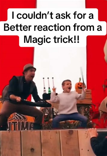 WARNING - his reaction will bring a smile to your face! 💯 What a reaction to my magic! #reaction #joy #happy #magic #magicshow