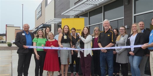 University of Iowa Health Care celebrates Davenport urgent care