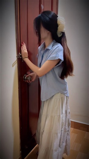 The Power Went Out… Then She Heard Someone Outside # #kindness #helpothers #bekind