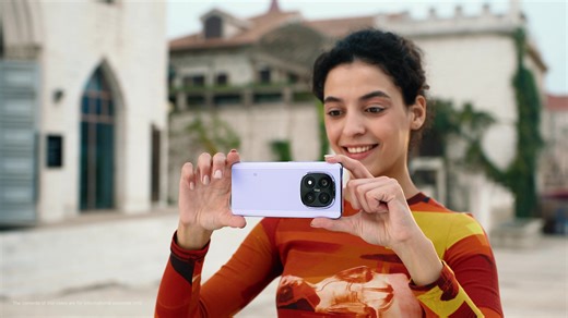 1.6M views · 2.2K reactions | يأتي Redmi Note 14 Series مزودًا بأدوات الذكاء الاصطناعي لجعل كل لقطة أيقونية. تجربة تصوير متكاملة تبدأ من التقاط الصورة إلى تعديلها وحفظها، قبل مشاركتها. #RedmiNote14Series #200MPAICamera | Xiaomi Algeria | Facebook