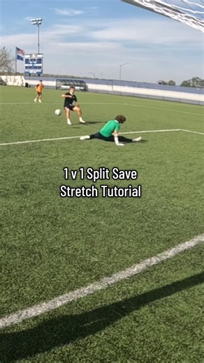 Goalkeeper Split Save TUTORIAL🚨👀 #goalkeepertraining #goalkeeping #goalkeeper #football