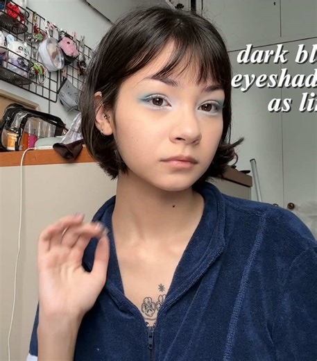 Messy Blue Makeup Tutorial: Step-by-Step Guide