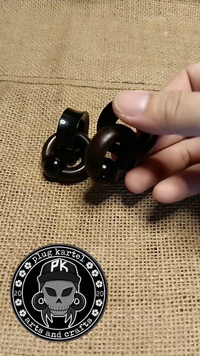 Whoop! Captive bead ring Kamagong wood x Concave H*rn Tunnels (Sold separately) Made to order Score ka? Slide us a DM for more information and custom designs/size!📩💨💨 Jah Bless! Apir👌☘️ | Plug Kartel