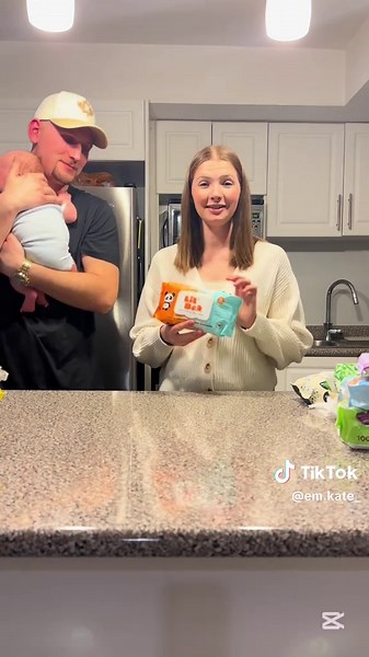 Honest Baby Wipes Review: Huggies vs Pampers