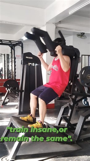 The Hack Squat Machine is a plate-loaded or selectorized strength machine designed to isolate the quadriceps,glutes,and hamstrings while providing superior stability compared to free-weivht squats,Users secure their back and shoulders against pads,positioning feet on the flatform to drive weight upward.It is ideal for HYPERTHROPHY and safety reaching deeper controlled ranges of motion. #ladysworkout #mensworkout #fitnesstips #fitnessgoals #glutesworkout #fitnessjourney #fitnessmotivation #fbreel