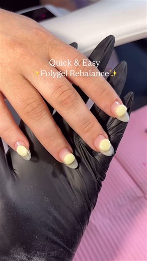 Polygel & Builder Gel Nail Educator on Instagram: "Polygel Rebalance step by step 💅🏼↙️ After you’ve removed what’s lifted here what you’re gonna do : - prep that cuticle area - buff exposed nail - remove all dust - 2 coat of primer/protein bond - 1 coat rubber base coat - cure - polygel application time💯 ⚠️ Products used↙️ Rubber base coat Soft Daisy polygel Easy tool All from @pinkmask.official use code PINKMASKTEAGZ to save some 💰💰 or comment “special link” for my grocery list ⚠️Polygel B