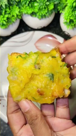 Bread Pakoda Recipe 😋 | Crispy bread pakora #shorts #youtubeshorts #explore #breadpakoda #trending