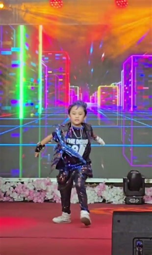 Am I Wrong by ‎⁨@nicoandvinz⁩ #choreography by ‎⁨@MannexManhattan⁩ #groovykarlos #dancejourney