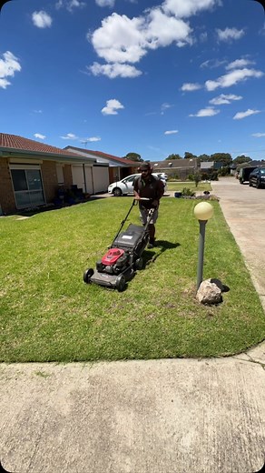 Transforming front lawns at this beautiful retirement village 🌱✨ Keeping it neat, green, and pristine because everyone deserves a lawn they can be proud of! 💚 📩 Got a lawn in need of some TLC? DM us today and let’s make it happen! Service with a Smile 😃 #FrankTheLawnMowerMan #CrispyEdges #AdelaideLawnCare #AdelaideGardens #LawnCare #LawnMaintenance #LawnGoals #LawnMowing #Landscaping #Gardening #GardenGoals #OddlySatisfying #Satisfying #GreenThumbs #GrassGoals #GardenersOfInstagram #Backyard
