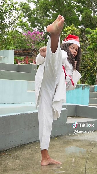 Sounds of Fighter's Feet in Water