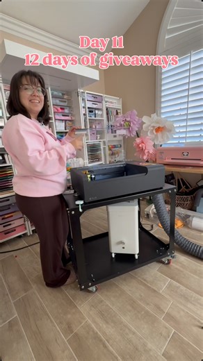 Crafty Kari on Instagram: "Day 11 of 12 Days of Giveaways And today we are giving away a CO2 laser!! Ahhh!! One Lucky winner is going to win a Flux Beam Laser 😭🫶 Rules: 1. Follow @craftykari_ @flux_inc 2. Tag a friend in this post (more tags = more entries, so please separate your tags with a comment, Repeat tags will not count) 3. Let us know what project you would make first :) Winners will be announced via Instagram stories and will be tagged in this post. We will not dm you and request any
