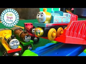 Thomas and Friends Wooden Railway Train Racing | Thomas Toy Train Jumping Competition