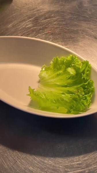 Descubre la frescura y la sofisticación en cada bocado de nuestro ceviche frito❤️ Este platillo, que combina técnicas tradicionales con un toque contemporáneo, es una explosión de sabores que te transportará a un mundo de sabores😍 Ven y déjate seducir por esta delicia que promete deleitar tus sentidos en un ambiente único y acogedor😌 📍Estamos ubicados en Obarrio, Calle 60, Ciudad de Panamá 🕰️Horario de atención de Martes a Sábado 12:00pm - 10:00pm. Domingos 12:00m - 5:00pm Lunes cerrados✖️ �