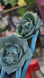 Horquillas en este hermoso color verde envidia #hoquilla #goth #gothgirl #witch #wicca #salem #halloween #witchaesthetic | Salem Makeup | Facebook