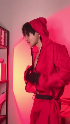 วิดีโอของ I’m_first (@first_xox9) พร้อมเพลง оригинальный звук - .howdi