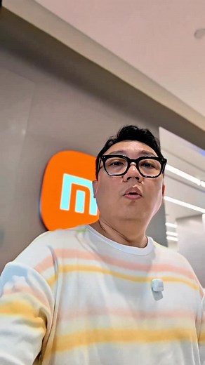 🔥 Singapore’s BIGGEST Xiaomi Store just opened at Jewel! The new Xiaomi Store at Jewel Changi Airport spans over 2,000 square feet, featuring more than 400 products you can try in person — from smartphones and smart bands to robot vacuums, air-cons, and fridges (coming soon to Singapore!). The highlight? A new Smart Home zone where you can experience Xiaomi’s Smart Home ecosystem — one app to control your whole home. 📍 Level 4, Jewel Changi Airport (#04-227/228) Whether you’re flying out or ju