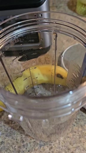 Malteada de platano con crema de coco, para la cena o desayuno. Riquisima. . . . #malteadas #frappe #platano #cena #desayunos #reelsviralfb #reelsfyp #reelsviral #virals #virales | En la cocina con Eldita