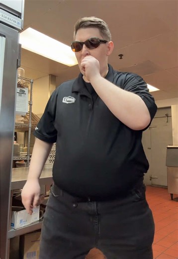 Walk from the back to the front, Arch and look back at the 🍑👀 #fyp #viral #trending #foryoupage