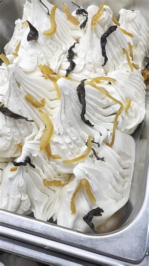 A special release for Chinese New Year. Our first tea infusion gelato, Yuzu Oolong. Happy Chinese New Year to everyone, come try and give us your opinion. #GelateriaGondola #ChineseNewYear #LunarNewYear #yearofthehorse #OolongGelato #YuzuLovers #TeaInfusion #SydneyEats | Gelateria Gondola