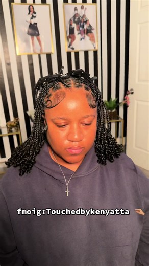 Creating Stunning Smedium Bob Knotless Braids