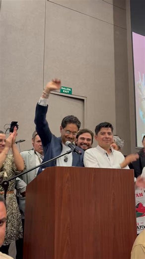 Hoy el Escuadrón del Voto Limpio y el Verde Progresista se suman a la campaña de @IvanCepedaCast y @aida_quilcue.Junto a @ArielAnaliza, @MarthaAlfonsoJ, @osoriosantiago y @ConAlejandraA, fortalecemos la Alianza por la Vida, la transparencia y el futuro de Colombia. Cada vez somos más. 🇨🇴 #IvánYAidaEnPrimera