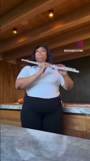 Lizzo Amazing Flute Solo
