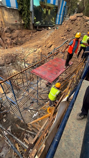 Shagun Gherde on Instagram: "Pipe scaffolding used for retaining wall casting on site 👷‍♂️ This is a temporary pipe & clamp scaffolding system commonly used in Indian construction sites for ✔ retaining wall concreting ✔ shuttering & vibration access ✔ working at depth and height ⚠️ Note: This is NOT H-Frame scaffolding. H-Frame is a system scaffold, whereas this is site-assembled pipe staging. Real site execution. Practical knowledge. No theory. #pipescaffolding #tubularscaffolding #retainingwa